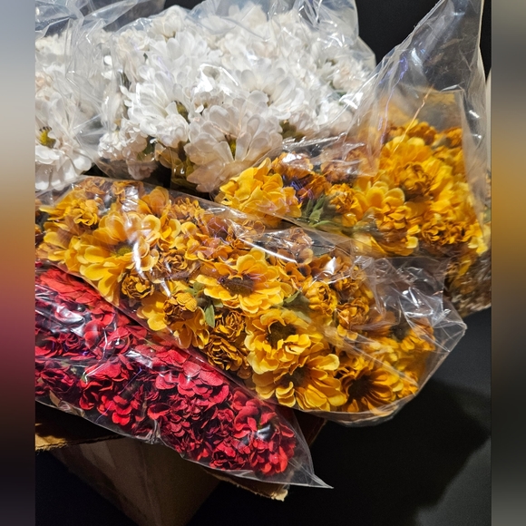 9pack Mum Variety Bouquets - Picture 14 of 14